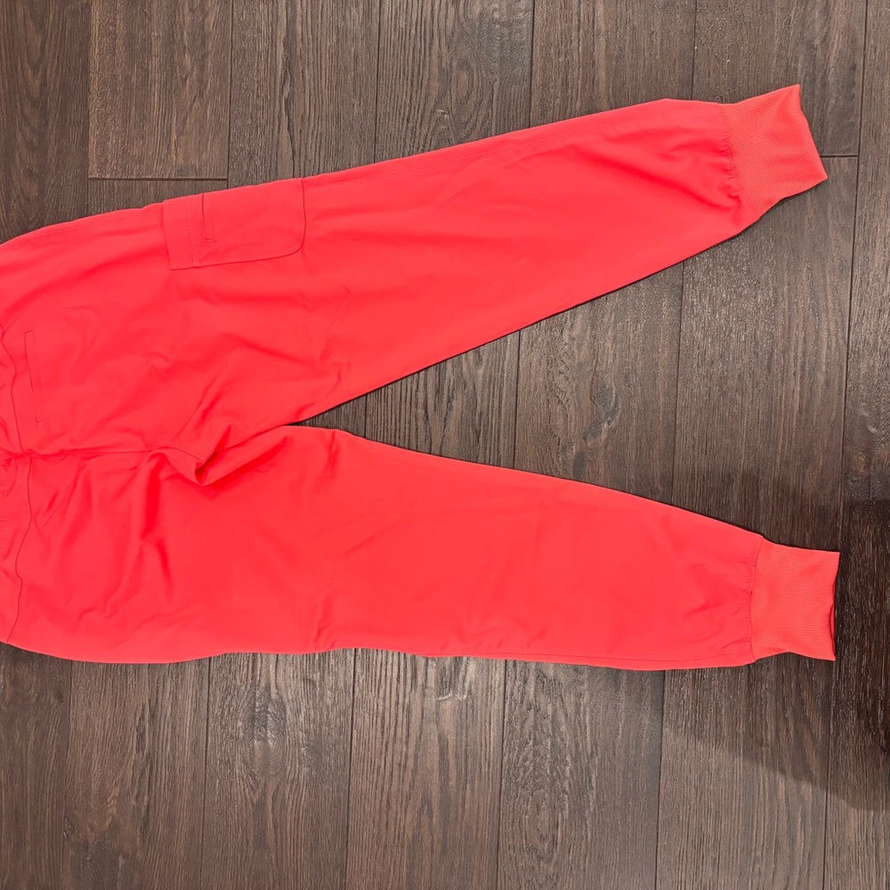 Grey's Anatomy Red Scrub Set - Picture 6 of 7